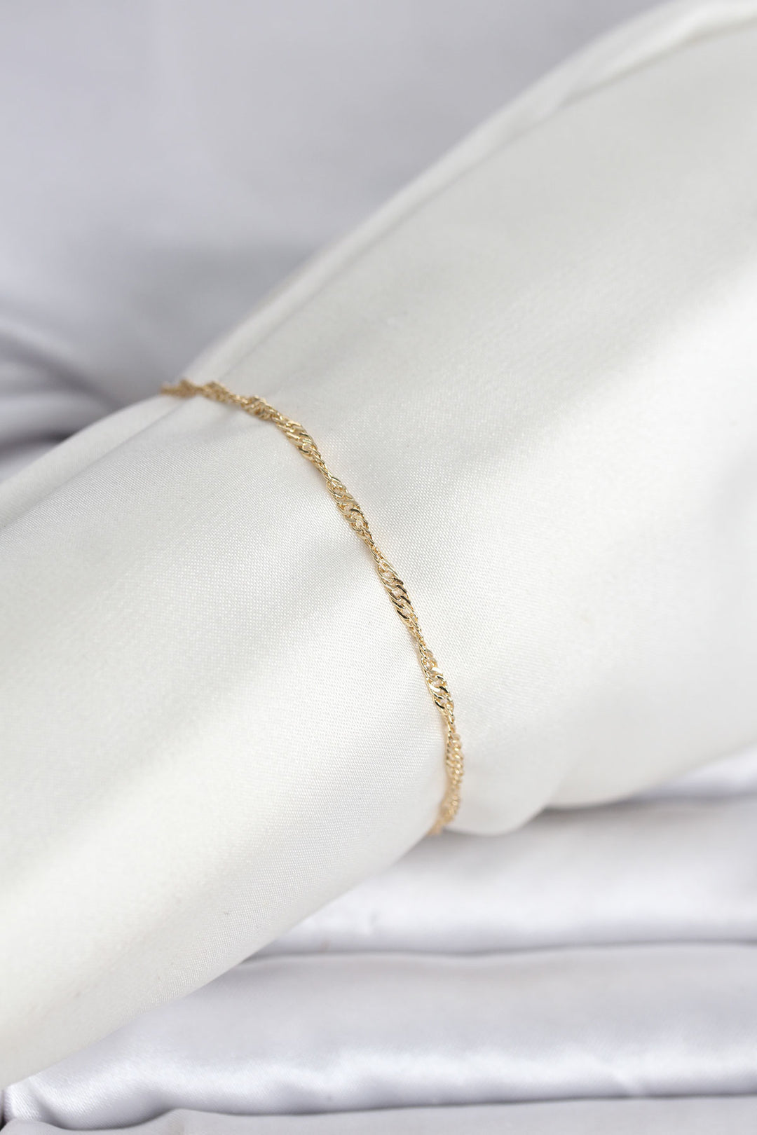 EBJ CM 14K Gold Renk Ezme Burgu Zincir Model Kadın Bileklik - Vaughan