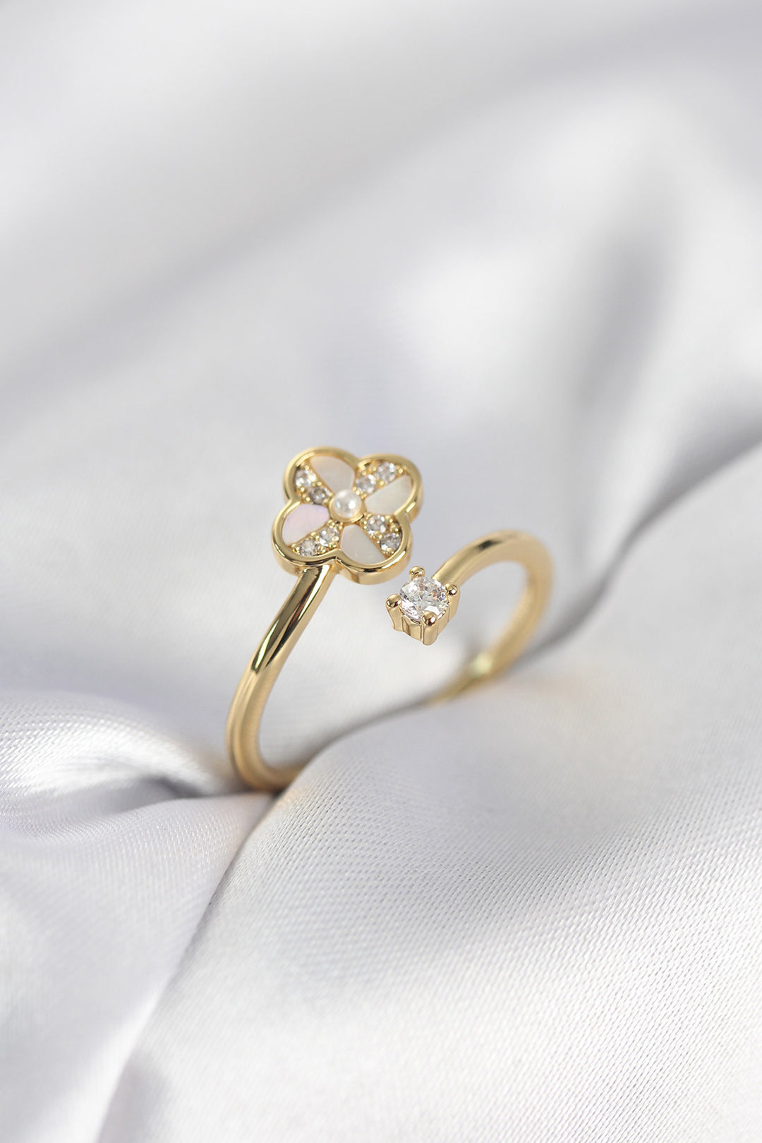 EBJ Gold Renk Zirkon Taşlı Yonca Model Kadın Yüzük - Sahuarita