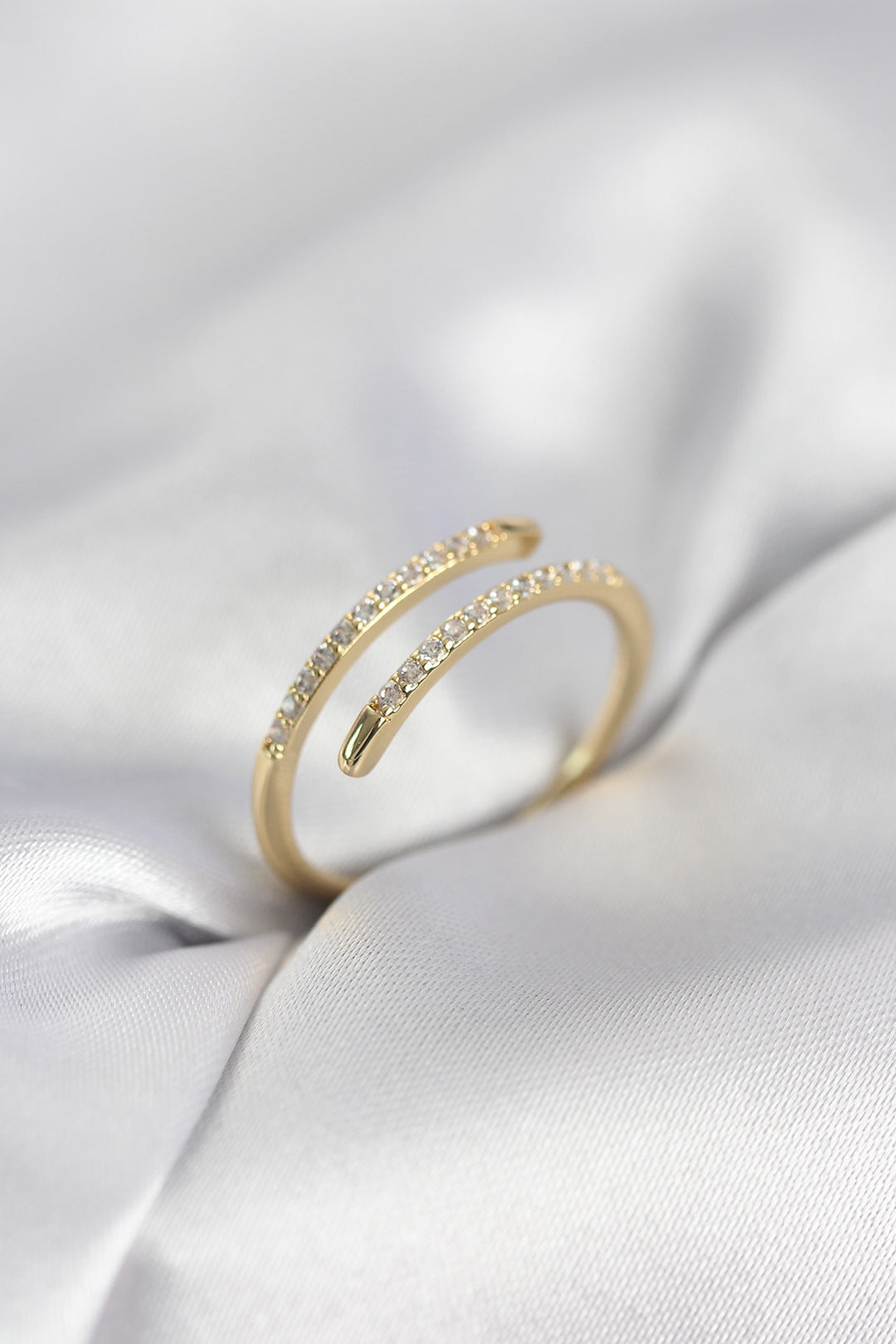 EBJ Gold Renk Yılan Kuyruk Model Zirkon Taşlı Kadın Yüzük - Grand Island