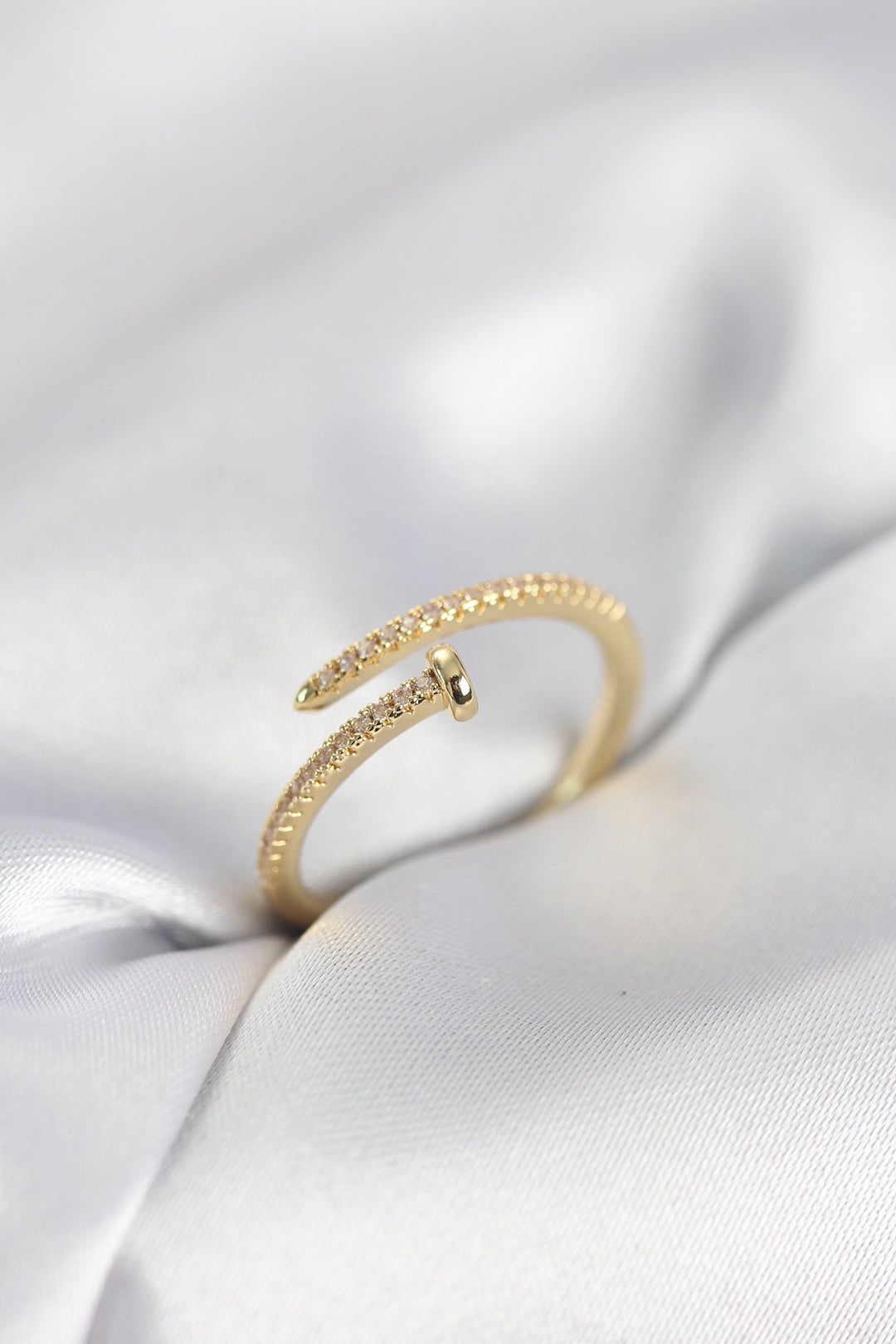 EBJ Çivi Model Zirkon Taşlı Gold Renk Kadın Yüzük - Mount Pleasant