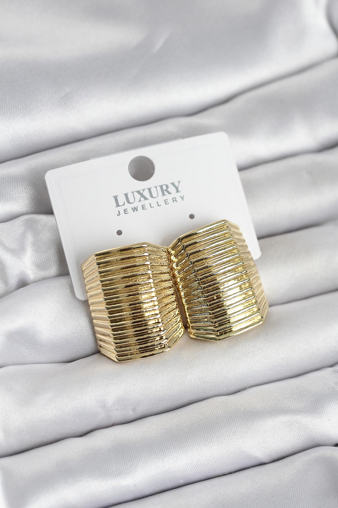 EBJ Gold Renk Pirinç Vintage Esintili Statement Küpe - Satu Mare