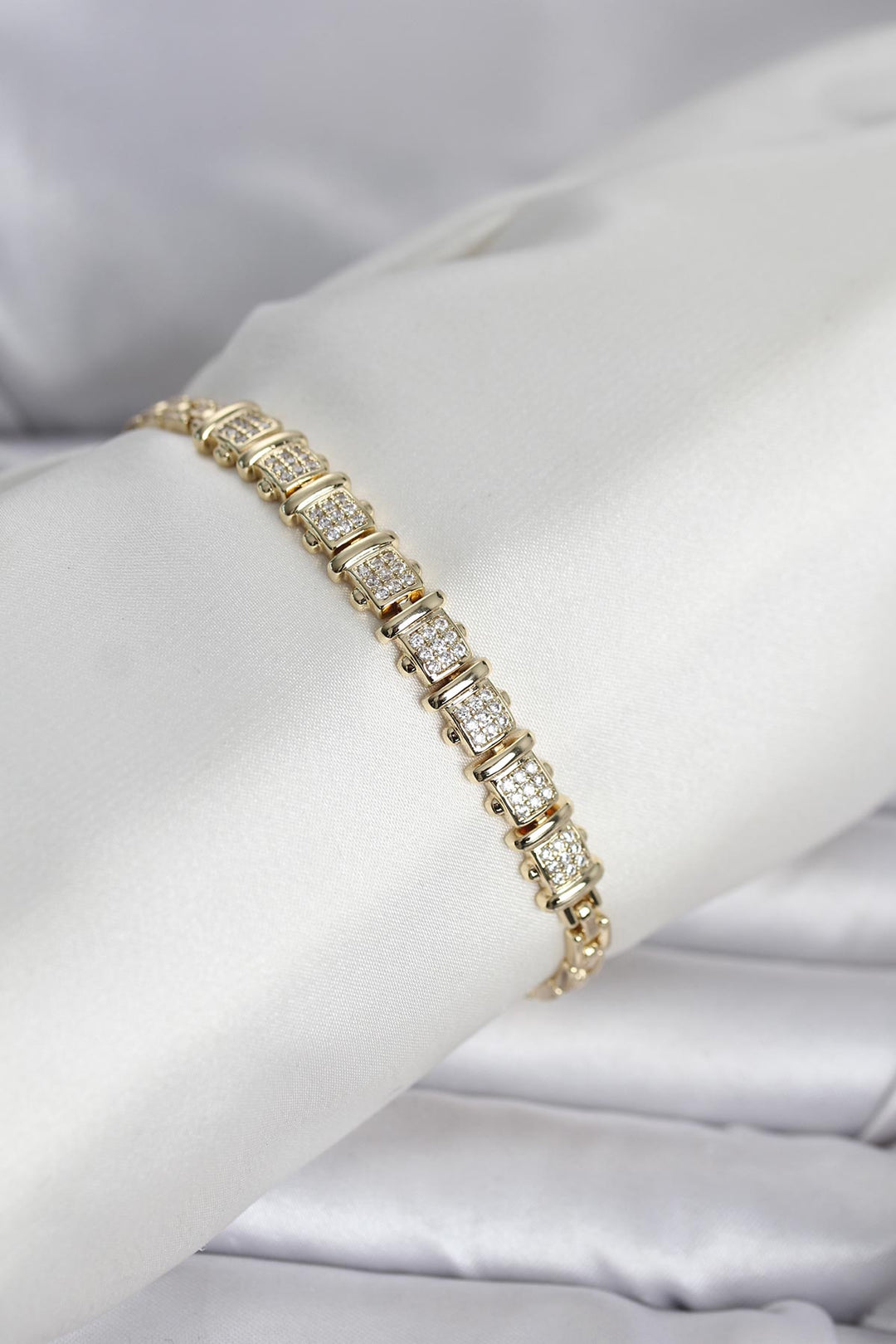 EBJ Xuping Model Zirkon Taşlı Gold Renk Kadın Bileklik - Rhondda