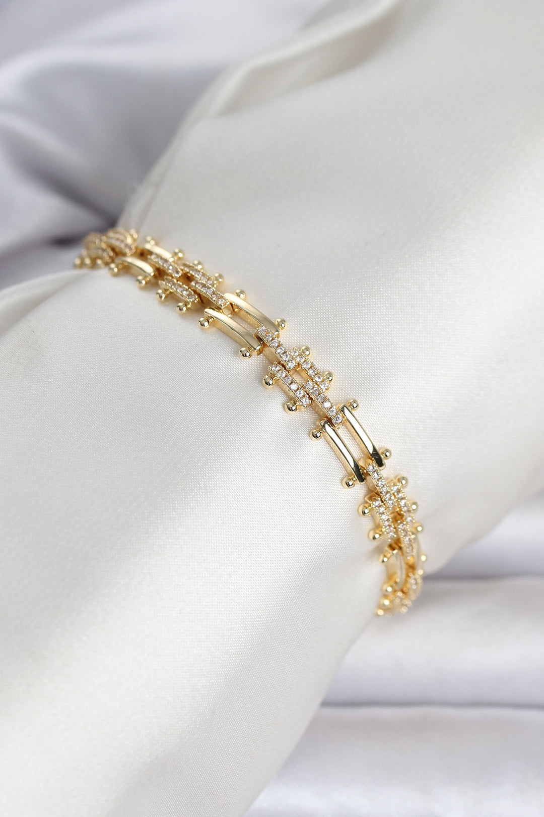 EBJ Pirinç Gold Renk Kare Zincir Model Zirkon Taşlı Kadın Bileklik - Chilapa de Álvarez