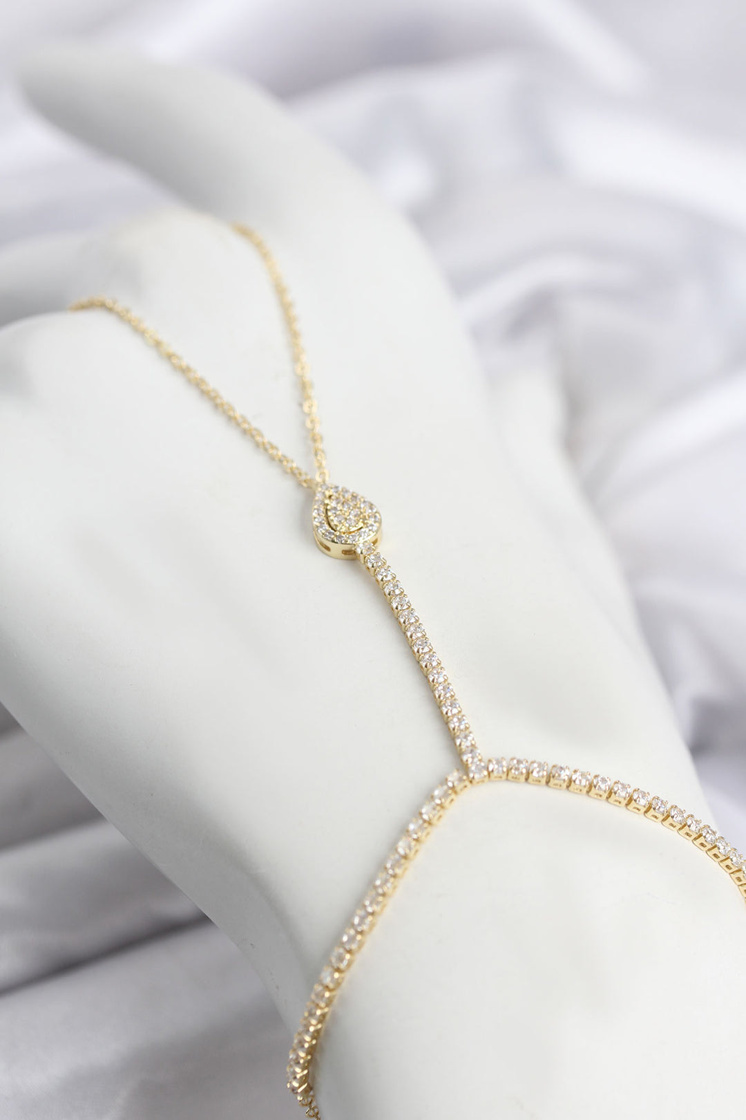EBJ Gold Renk Pirinç Zirkon Taşlı Damla Model Şahmeran - Nuneaton