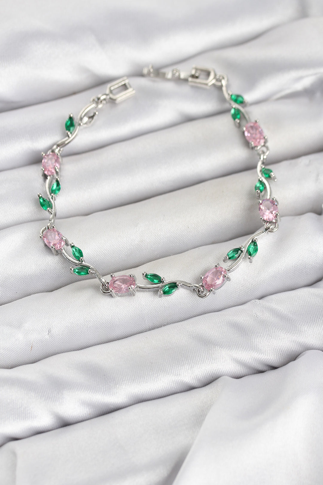 EBJ Pirinç Gümüş Renk Pembe Zirkon Taşlı Çiçek Model Kadın Bileklik - Gütersloh