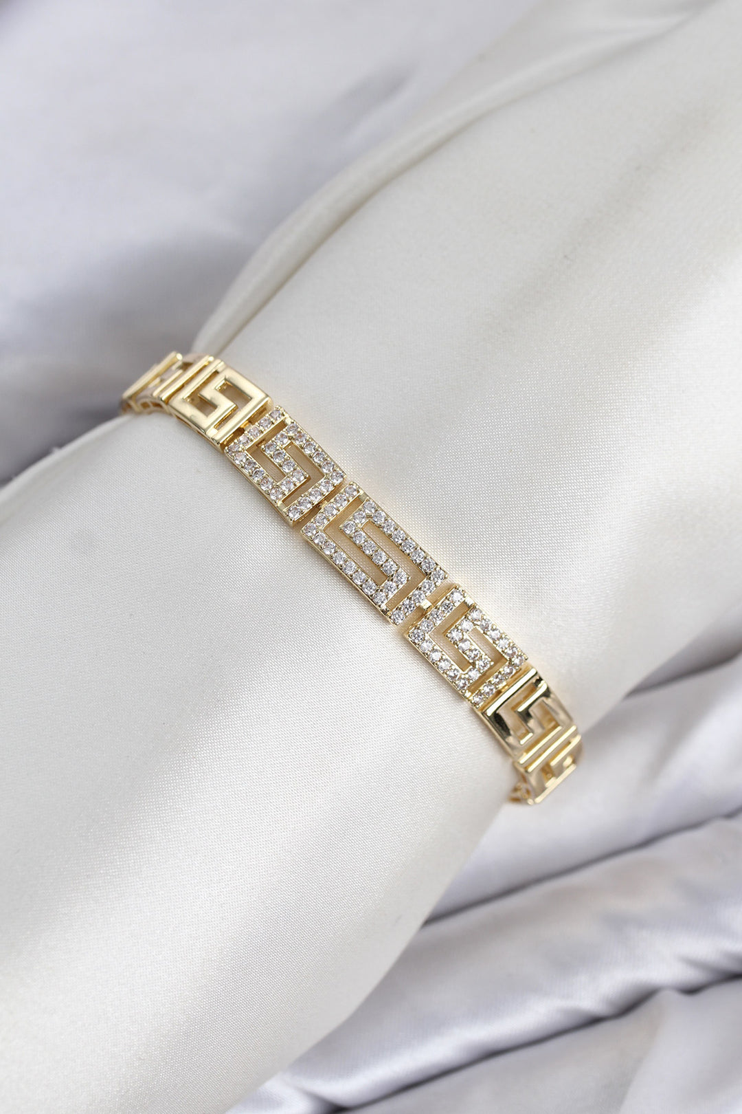 EBJ CM Labirent Model Zirkon Taşlı VIP Seri Gold Renk Pirinç Kadın Bileklik - Schaarbeek
