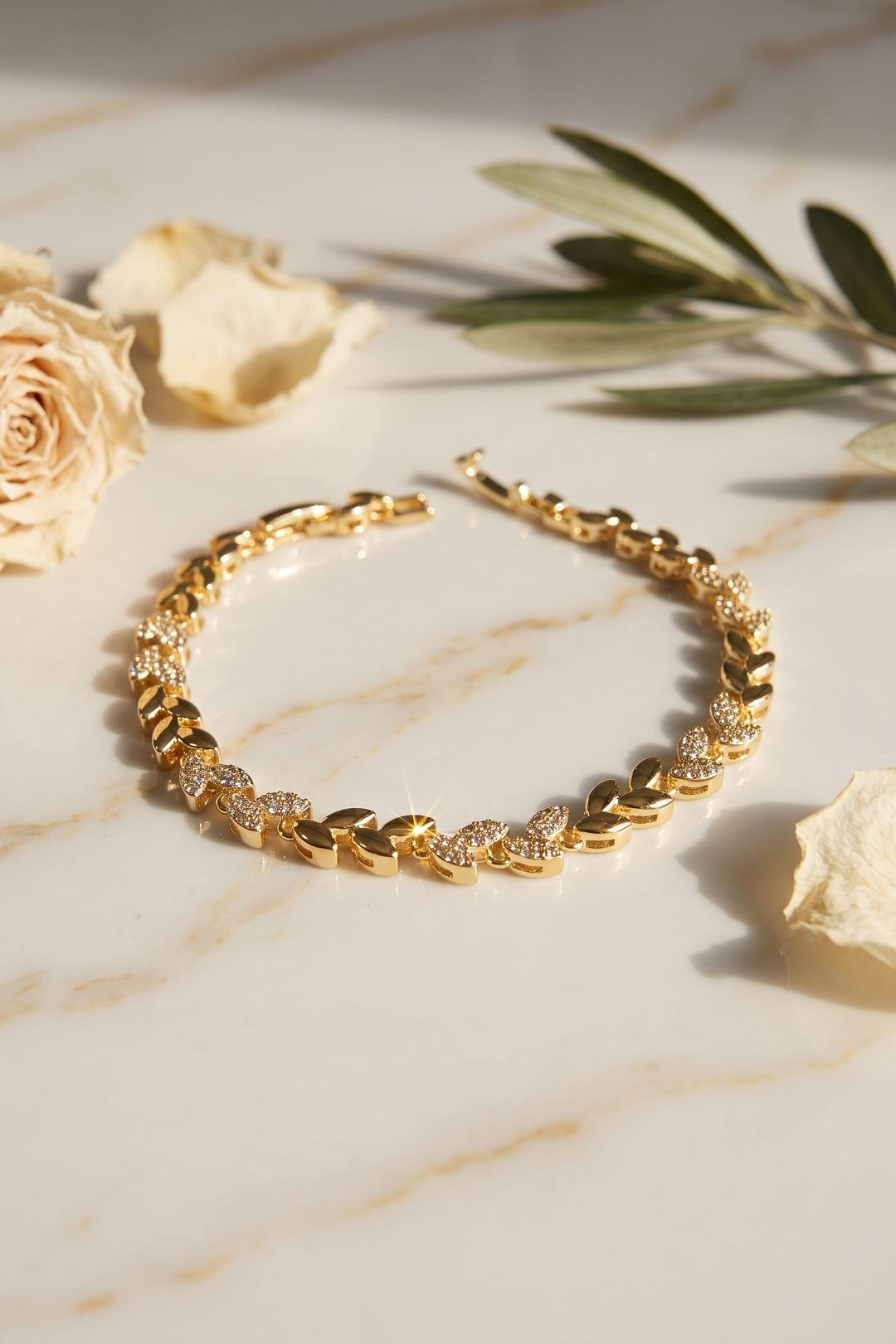 EBJ Gold Renk Pirinç Zirkon Taşlı Başak Model Kadın Bileklik - Brockton
