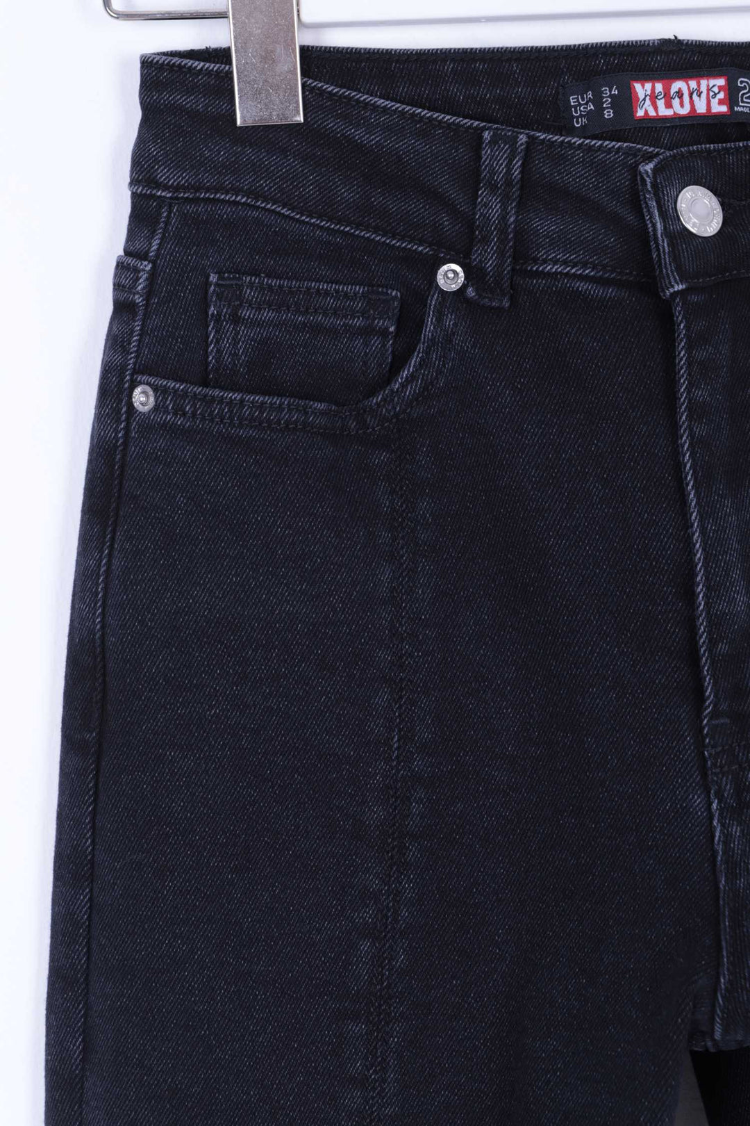 بنطلون جينز XLJ Mom Fit بأرجل واسعة غير متماثلة - جيلا