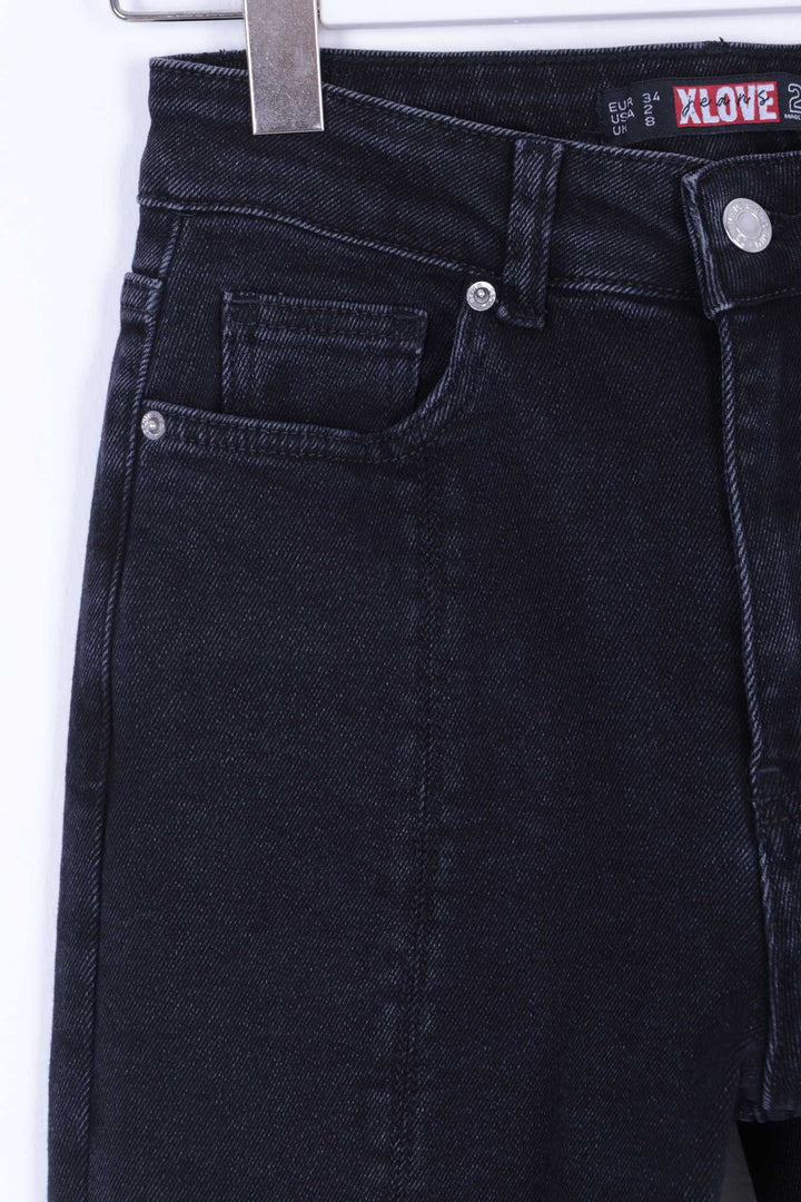 بنطلون جينز XLJ Mom Fit بأرجل واسعة غير متماثلة - جيلا