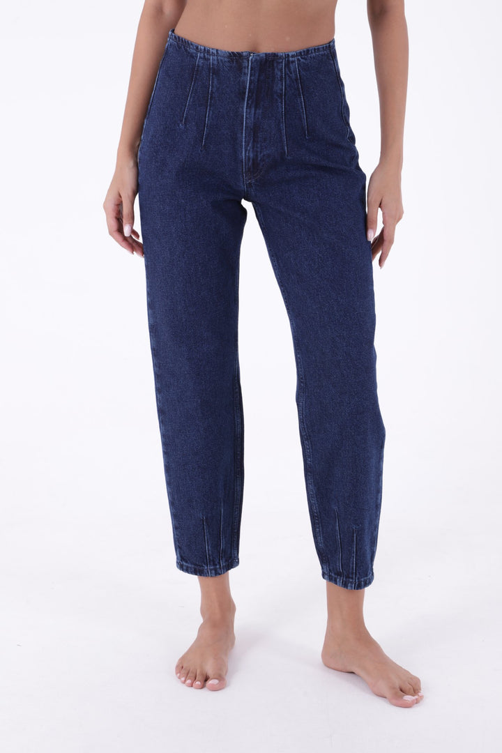 XLJ Boyfriend Jeans مع سهام في الخصر وحواشي مختلطة - Greenock