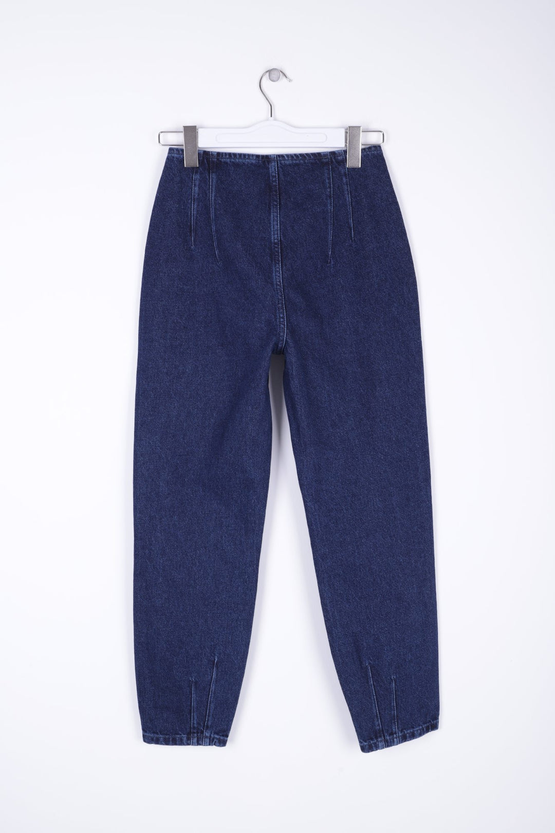XLJ Boyfriend Jeans مع سهام في الخصر وحواشي مختلطة - Greenock