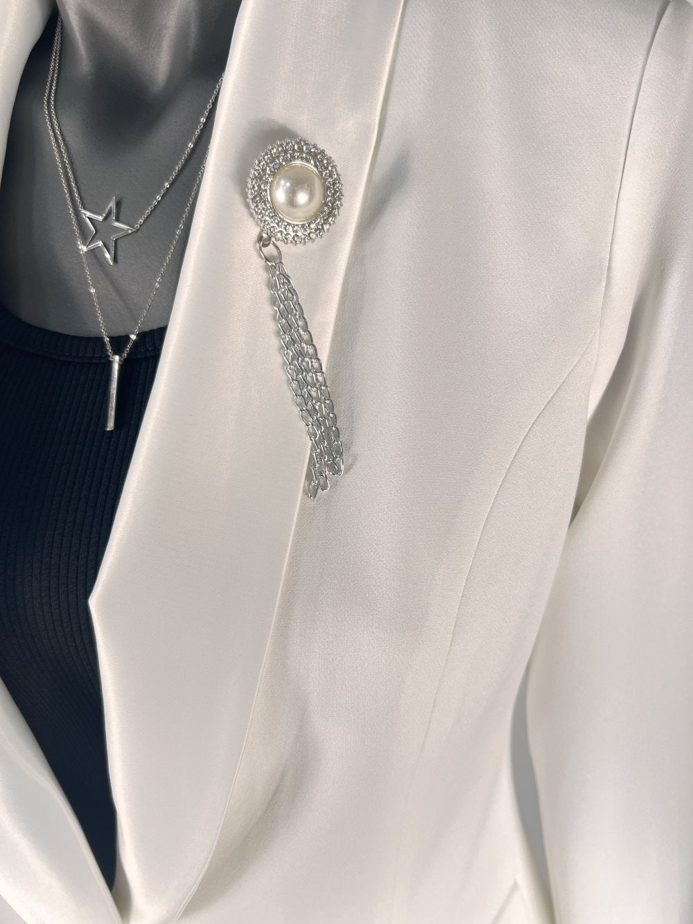 NDL Women Satin Collar Brooch Women's Suit White - Motril