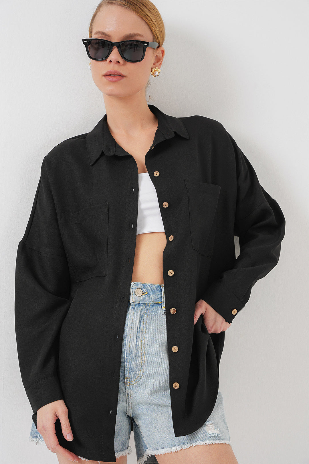 BGD Women Oversized Linen Shirt - Black - East Meadow