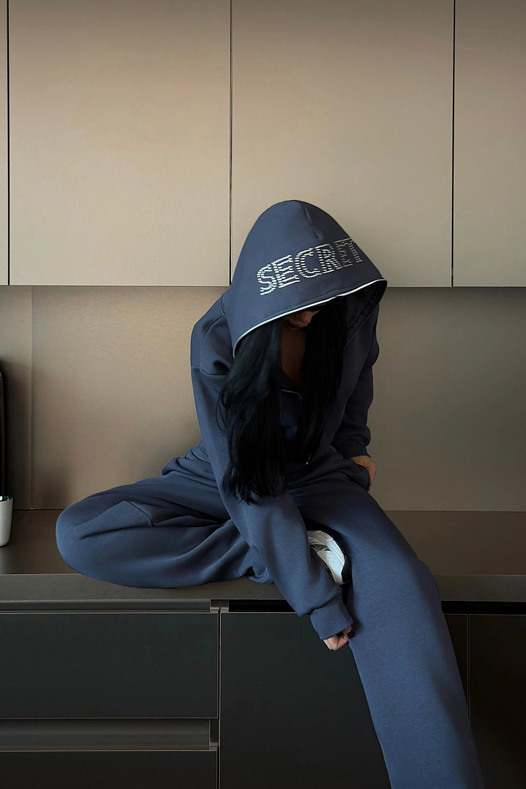 EYY Women Smoke-colored tracksuit with a zipper - Morristown