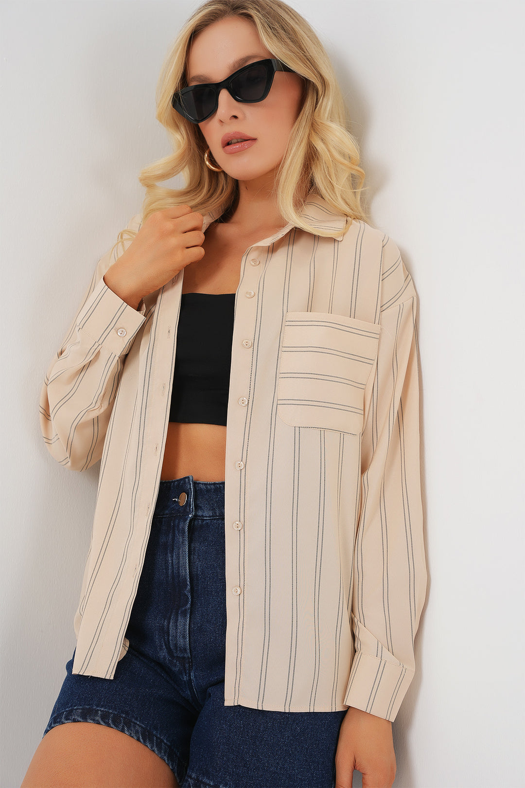 BGD Women Pocket Oversized Shirt - Cream - Eberswalde