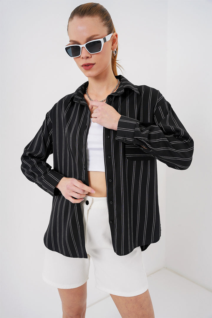 BGD Women Pocket Oversized Shirt - Black - Santarém