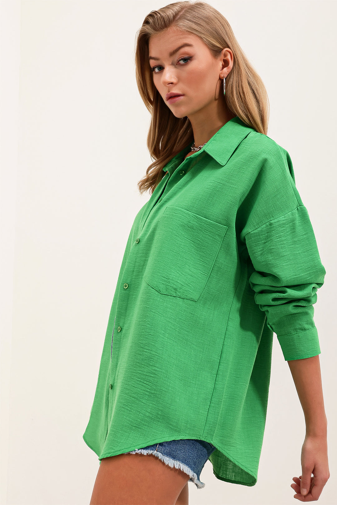 BGD Women Single Pocket Oversized Linen Shirt - Green - Avondale
