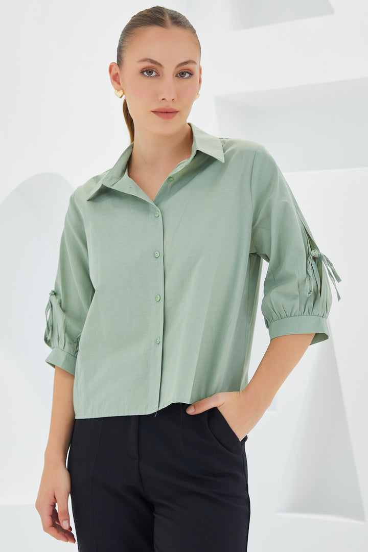 BGD Women Women's Cropped T-shirt in Çağla Green with Arm Detail 20246 - Avondale