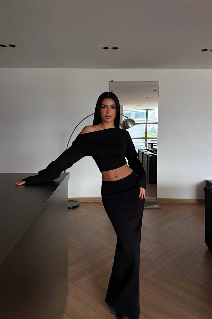 EYY Women Black Long-Sleeve Skirt Suit - Pahrump