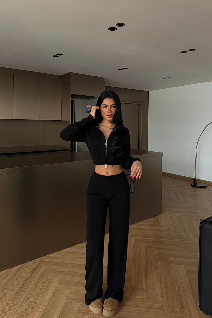 EYY Women Black Zippered Tracksuit - Cheektowaga