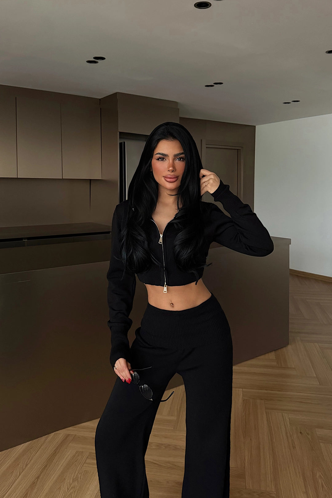 EYY Women Black Zippered Tracksuit - Cheektowaga
