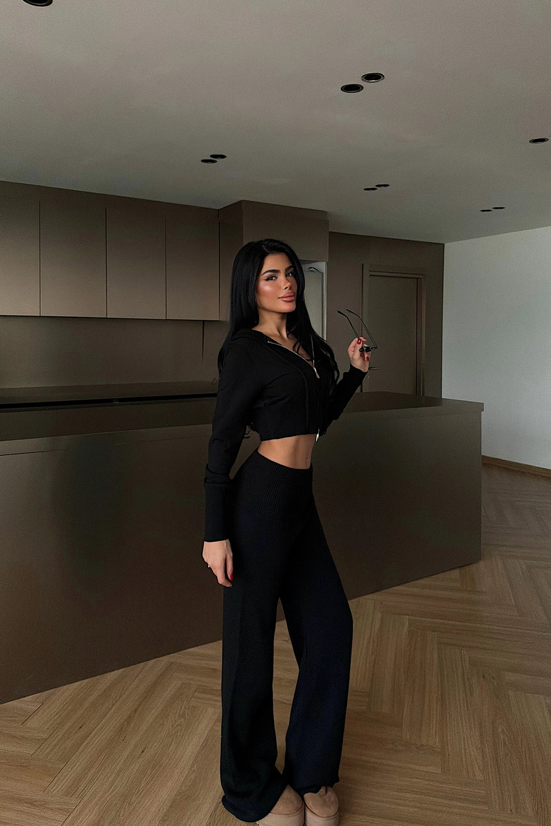 EYY Women Black Zippered Tracksuit - Cheektowaga