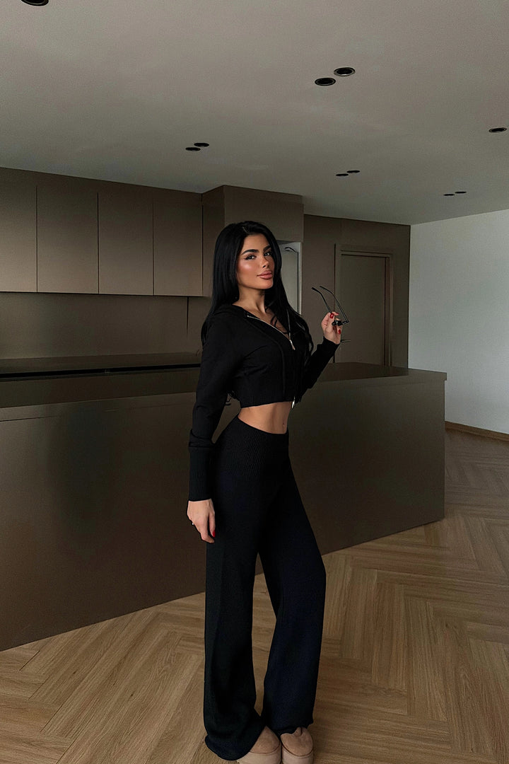 EYY Women Black Zippered Tracksuit - Cheektowaga