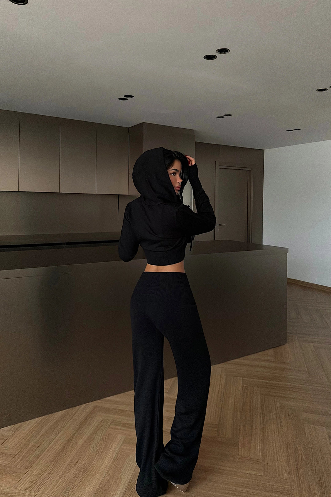 EYY Women Black Zippered Tracksuit - Cheektowaga