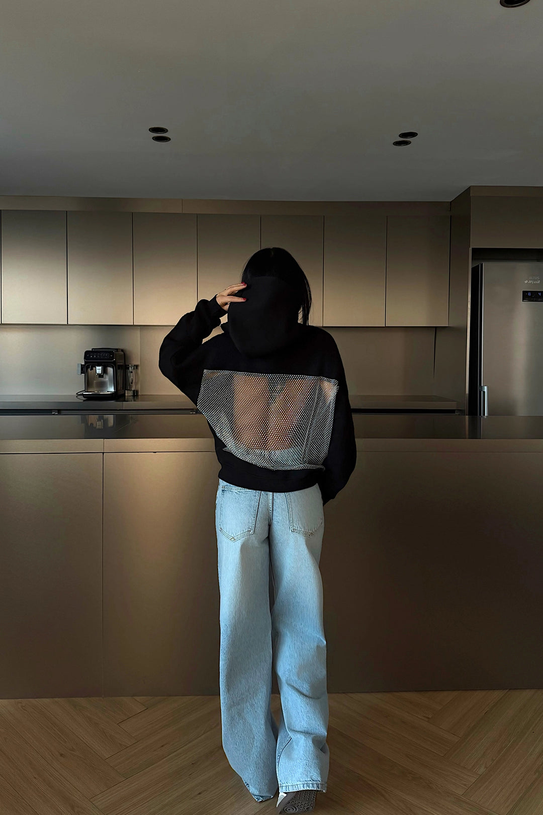 EYY Women Siyah Kapüşonlu Sweatshirt, Sırtta Taş Detayı - Pacifica