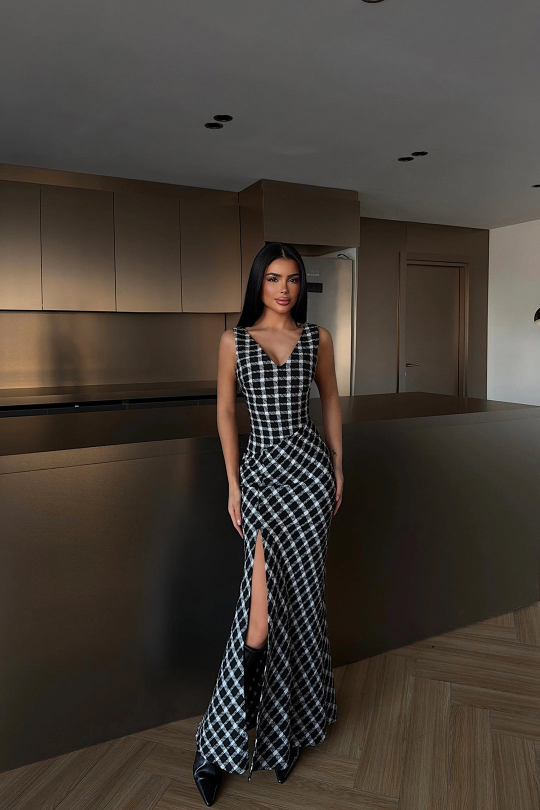 EYY Women Black Plaid Midi Dress - Plymouth