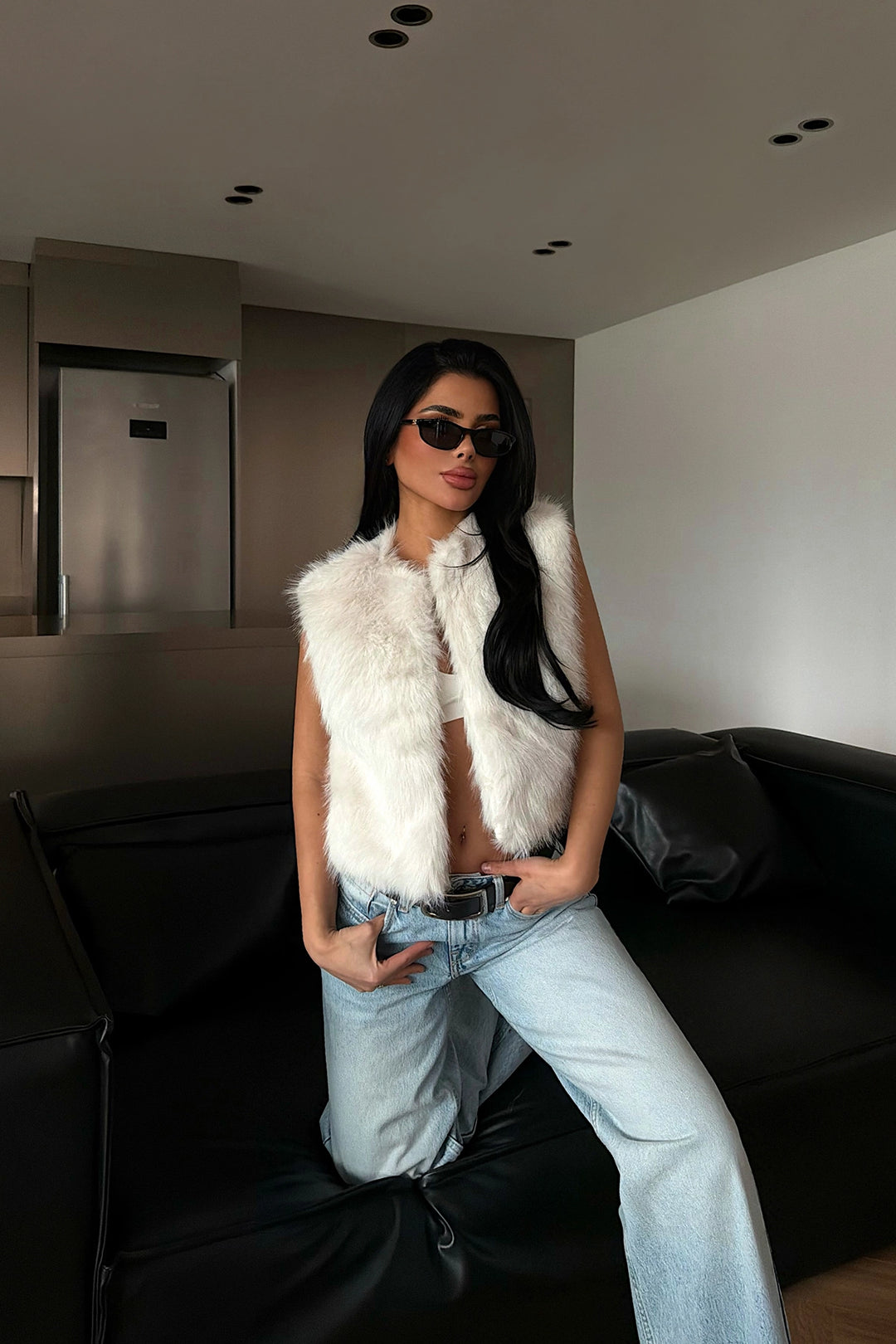 EYY Women White Parker Fur Vest - Wauwatosa