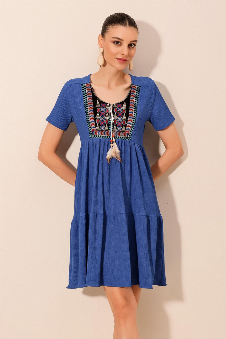 BGD Women Embroidered Knit Dress - Saks - Tonalá