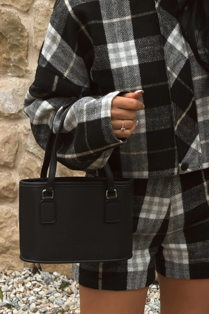 EYY Women Black Leather Bag - Akron