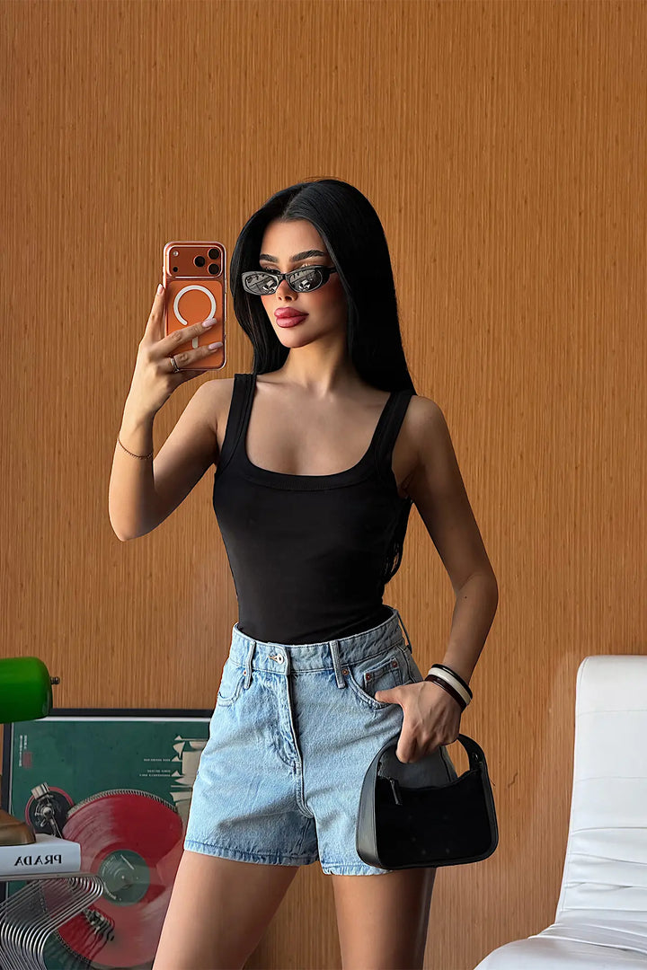 EYY Women Black Basic Crop Top - Roseville