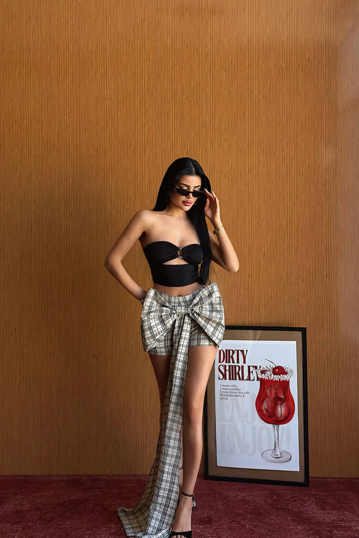 EYY Women Cream Checked Shorts - Kassel
