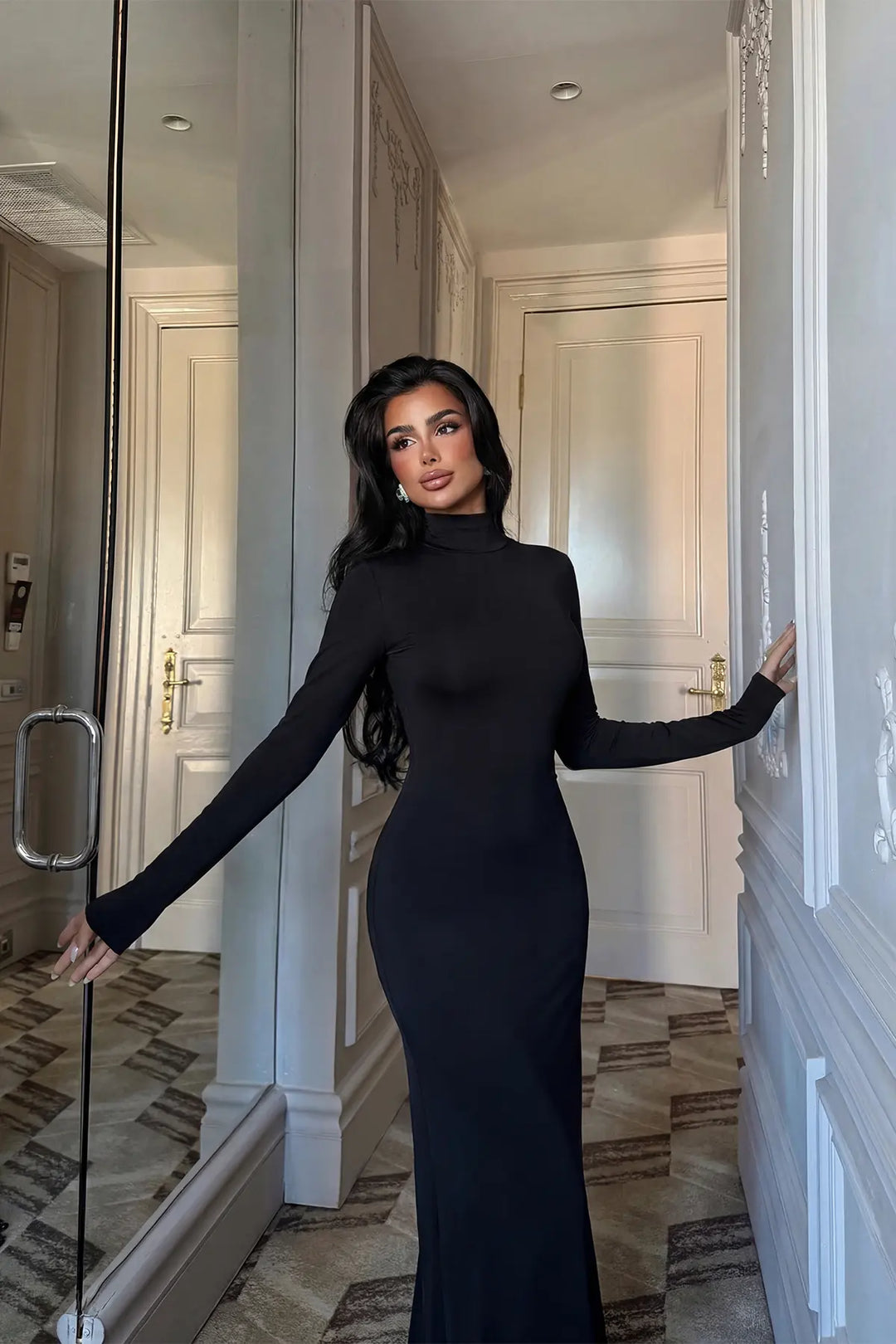 EYY Women Black Long-Sleeve Dress - Las Vegas
