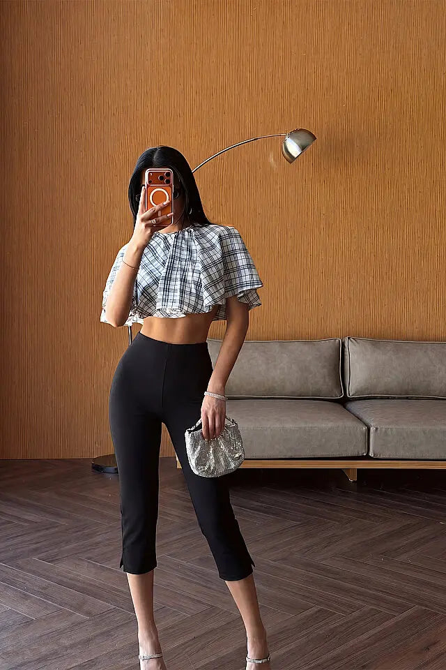 EYY Women Black Capri Pants - Bensalem