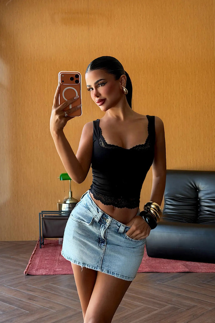 EYY Women Black Lace Detail Crop Top - Corroios