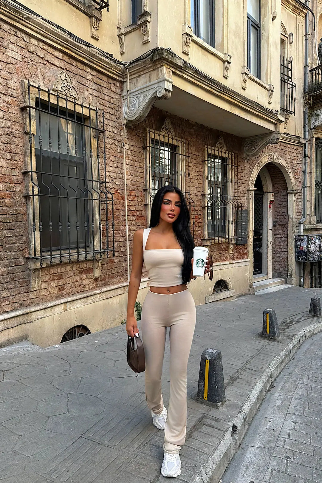 EYY Women Beige Trouser Suit - Mönchengladbach