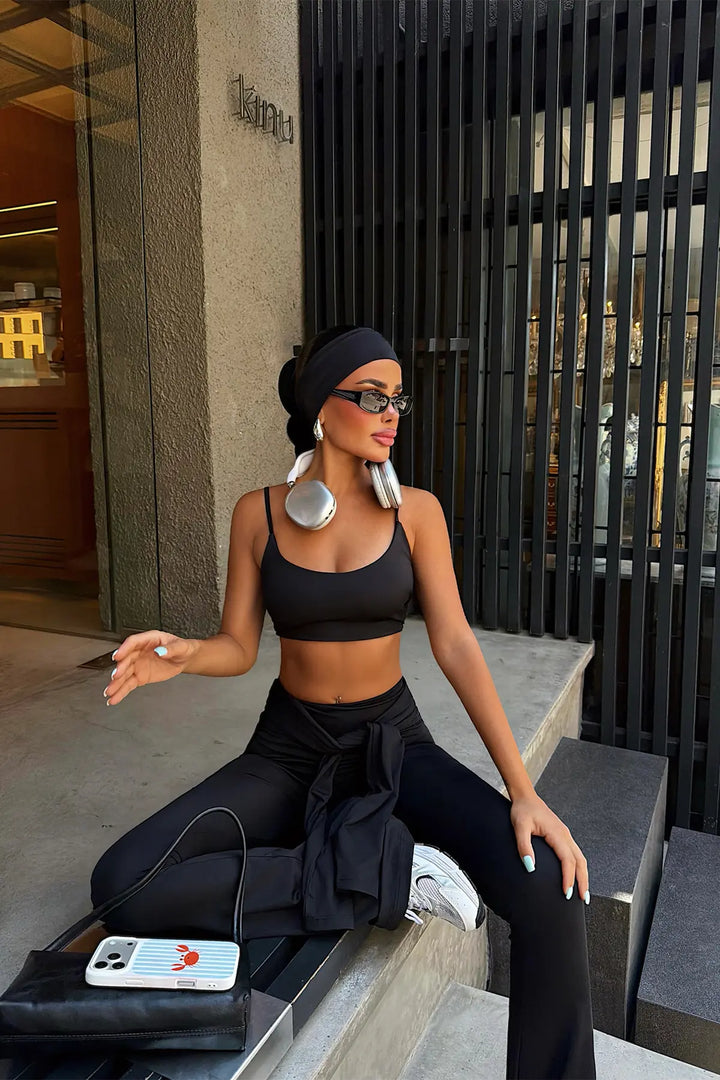 EYY Women Black 4-Piece Yoga Set - Courbevoic
