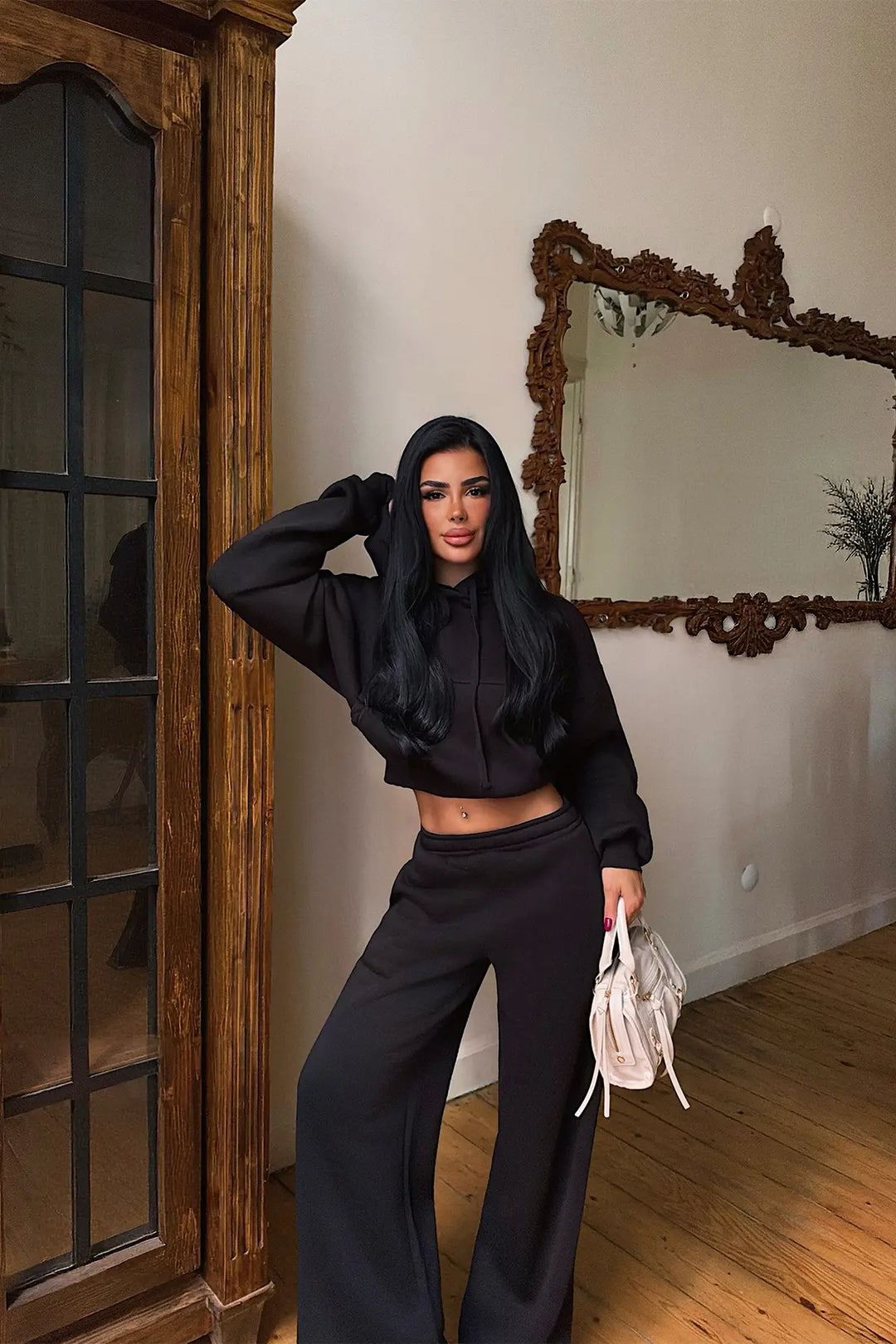 EYY Women Black Sweatshirt and Jogger Set with Details - Almería