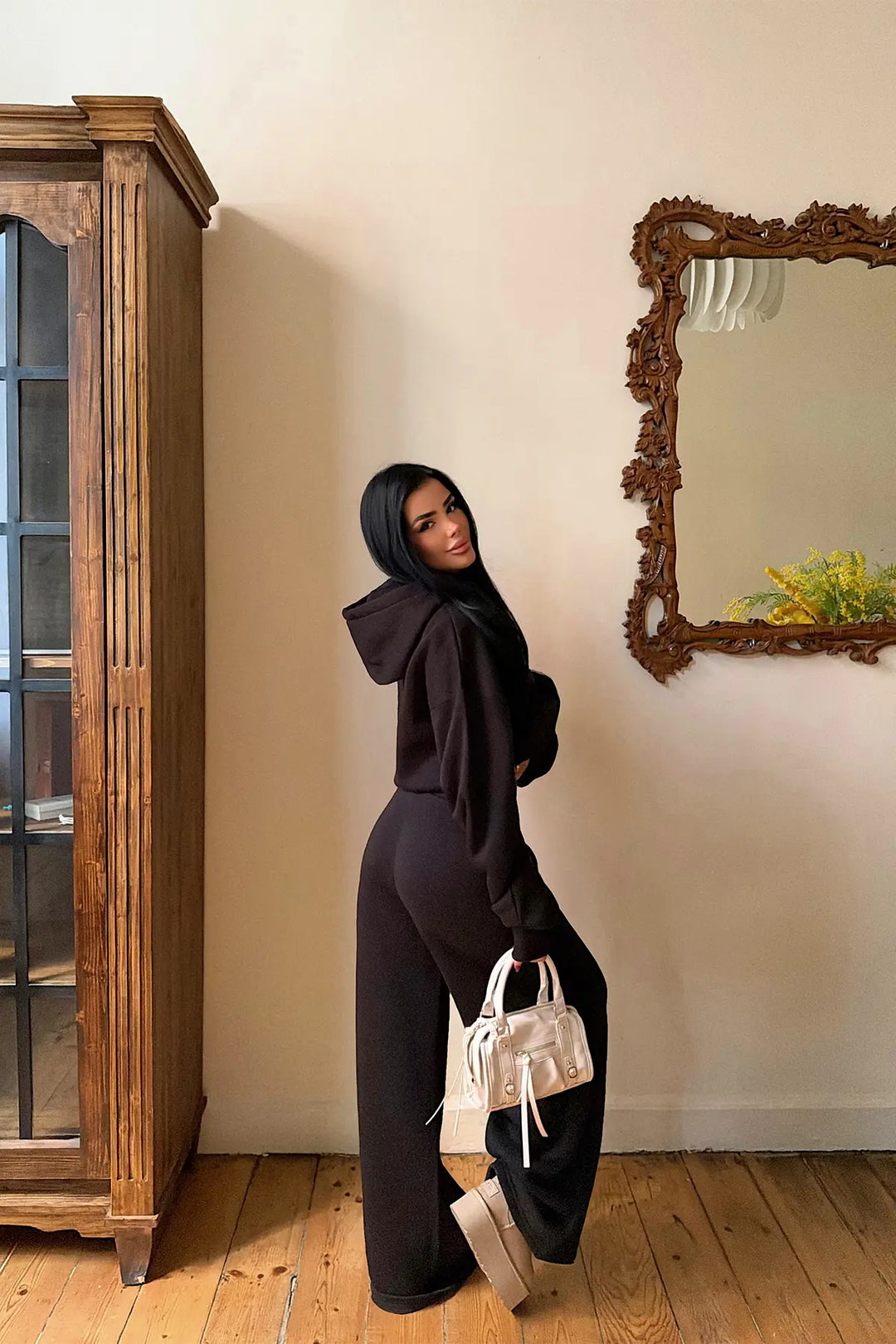 EYY Women Black Sweatshirt and Jogger Set with Details - Almería