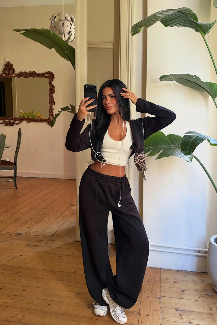 EYY Women Tracksuit Set with Black Zipper Detail - Cagnes-sur-Mer