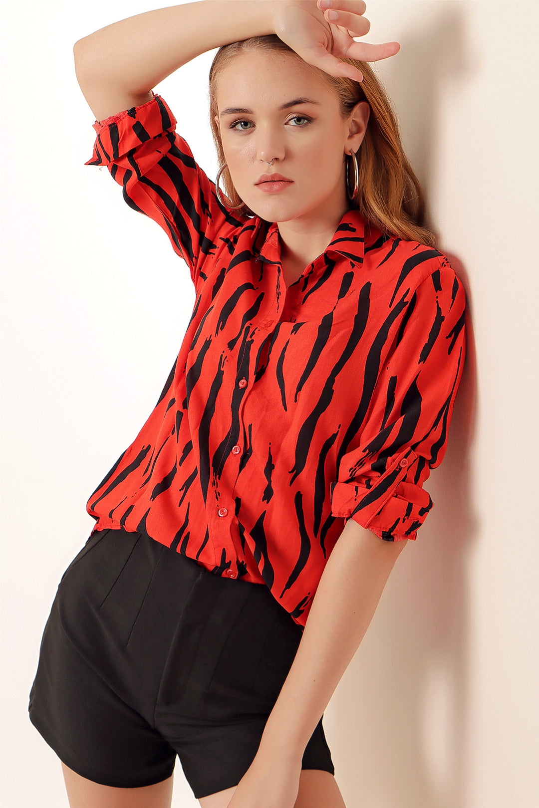 BGD Women Graphic Patterned Shirt - A.Red - Maintal