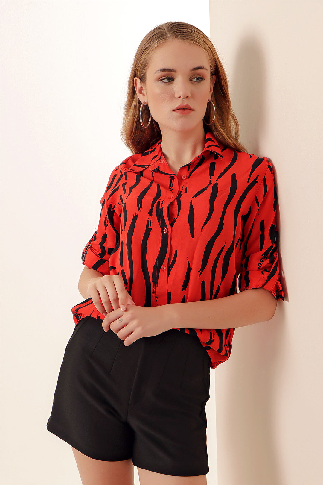 BGD Women Graphic Patterned Shirt - A.Red - Maintal