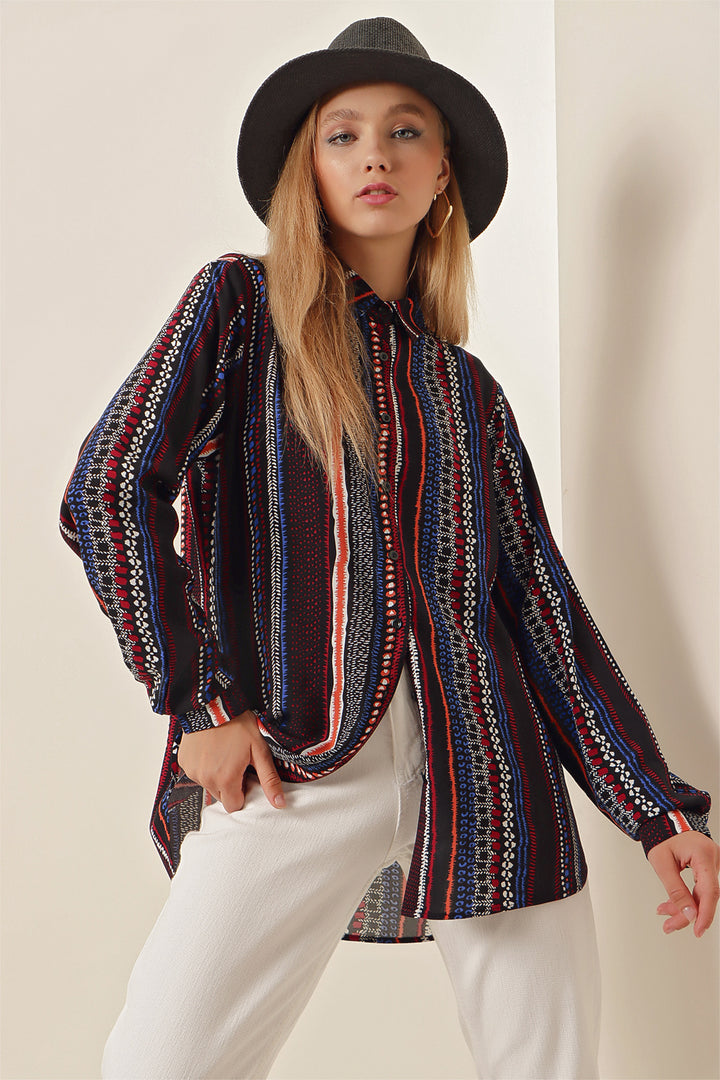 BGD Women Graphic Patterned Shirt - Dark Blue - Avondale
