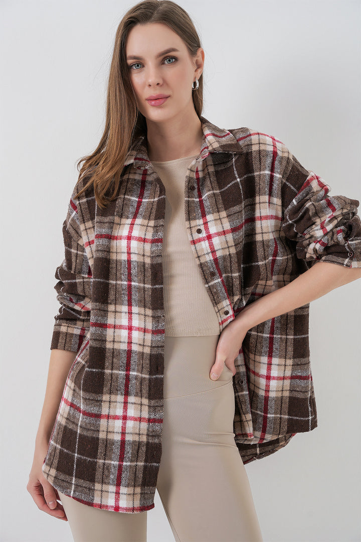 BGD Women Women's Plaid Pattern Oversized Lumberjack Shirt 3854 Mink - Miranda de Ebro