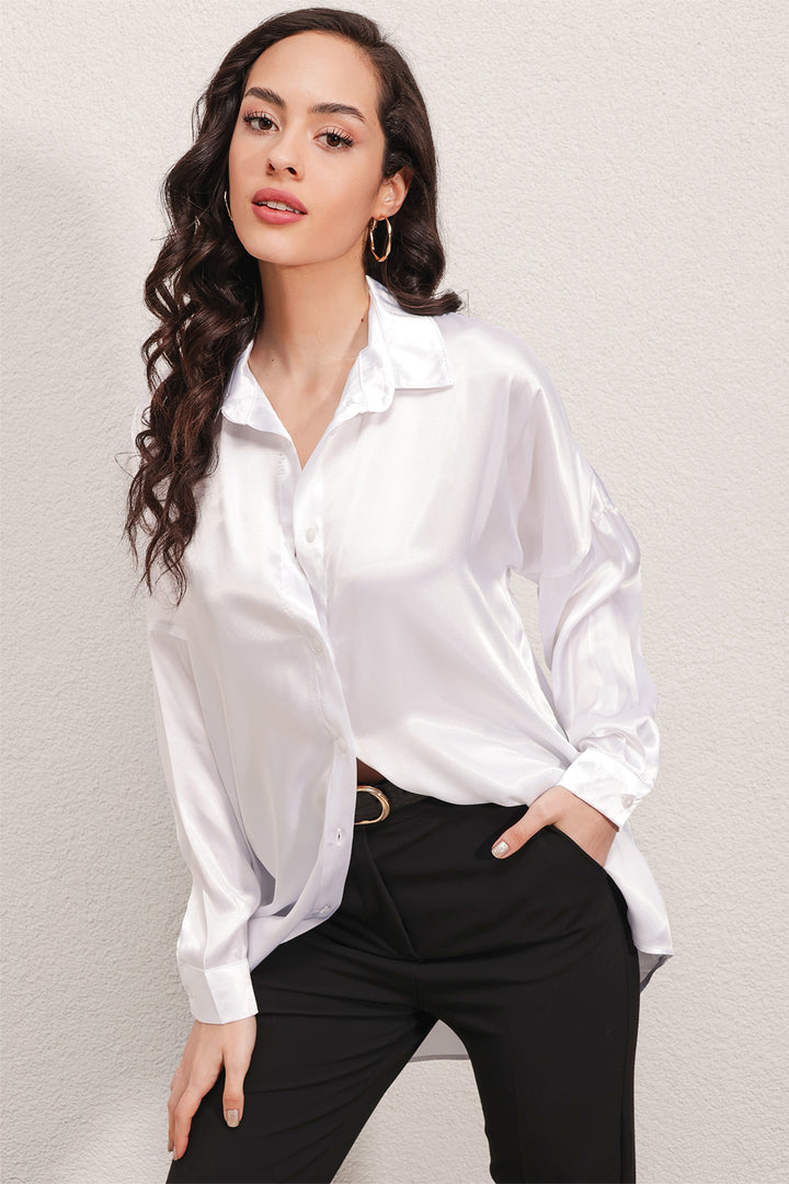BGD قميص حريمي ساتان كبير الحجم - أبيض - أفونديل