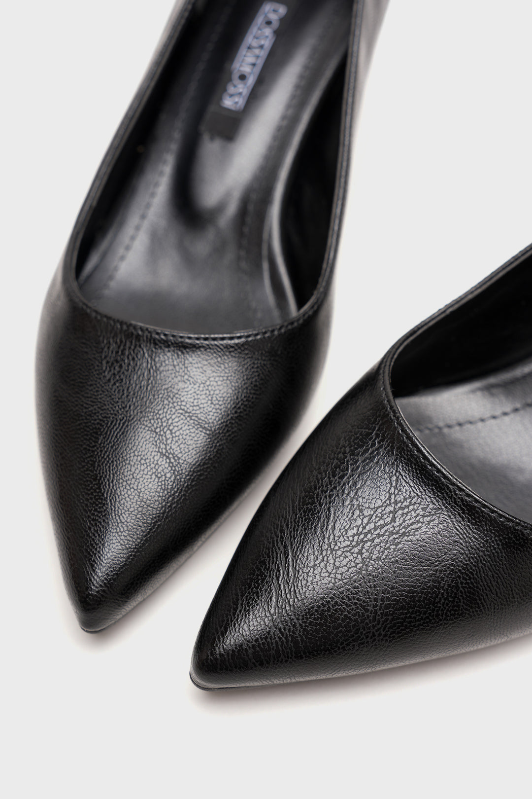 DSM Doss Black Leather Low Heel Women's Pointed Toe Women's Shoe - Figueras