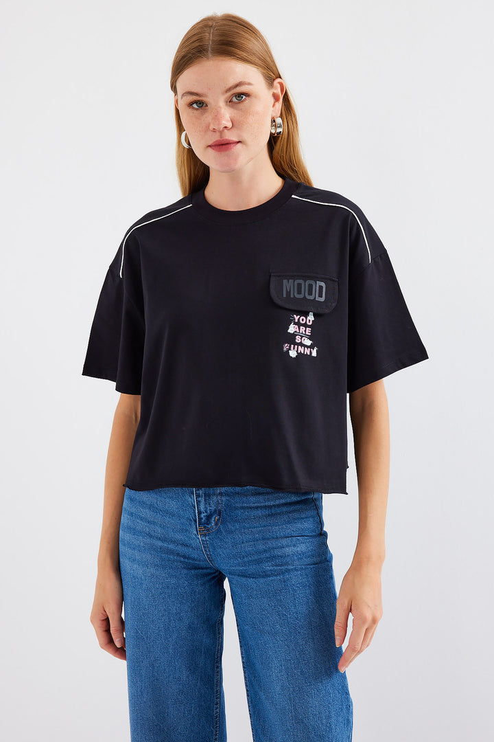 BGD Women Pocket Detailed Oversized T-shirt - Black - Avondale